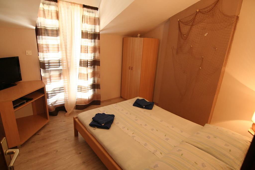 Apartments Marta Τρογκίρ Δωμάτιο φωτογραφία